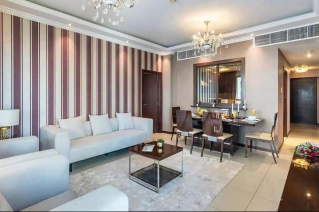 Downtown - 2 Bed 3 Bath Flat - Views Of The Burj & Fountains Appartement *
