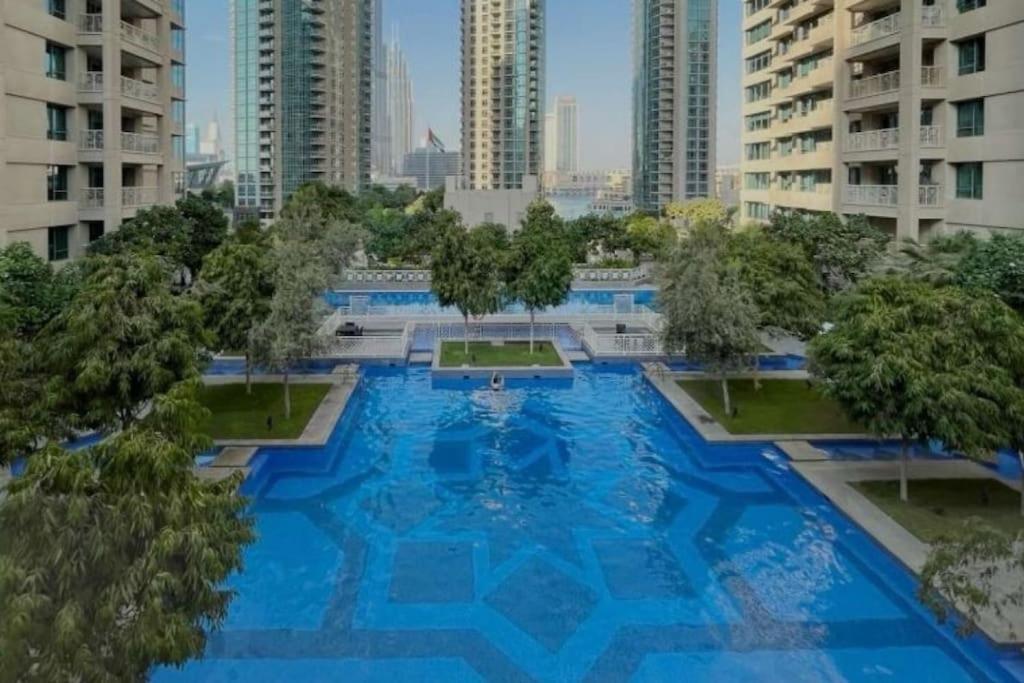 Downtown - 2 Bed 3 Bath Flat - Views Of The Burj & Fountains Appartement Dubai